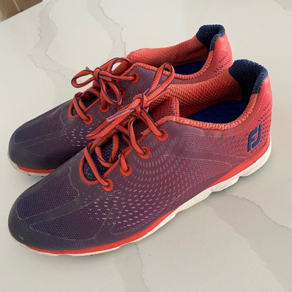 Women’s Golf Shoes - Picture 1 of 2